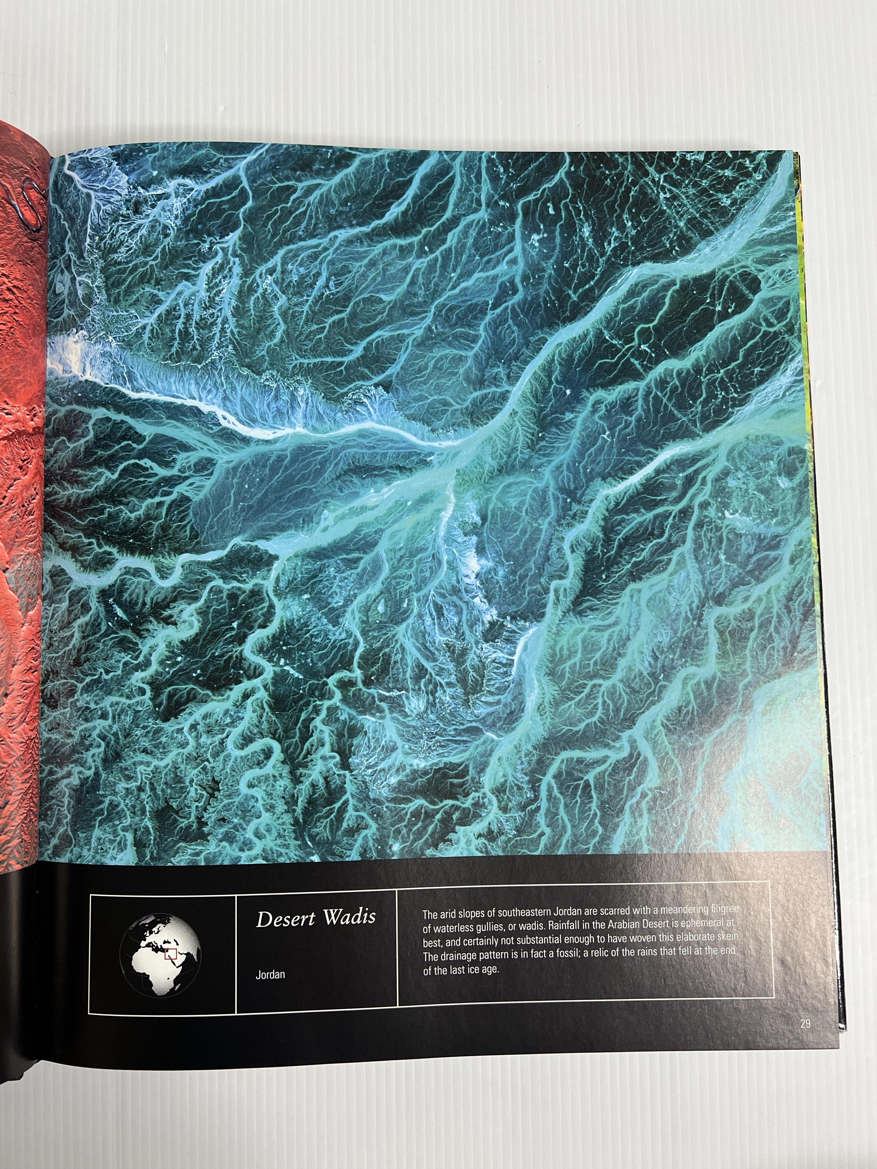 Earth: A New Perspective Nicolas Cheetham 6 July 2006 95-99% Hardcover