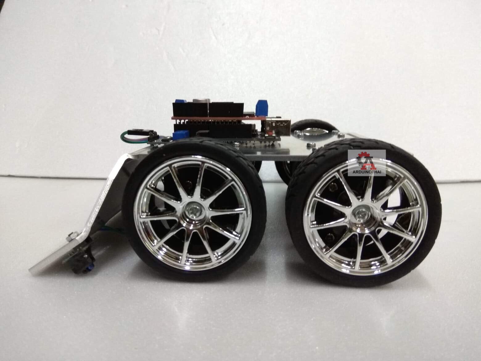 หุ่นยนต์ซูโม่ (sumo robot) ขนาด20x20cm หนัก 1300g พร้อมโค้ดตัวอย่าง
