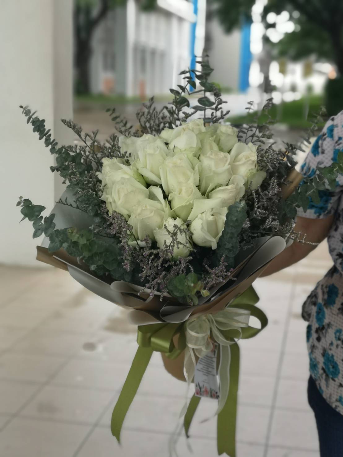 ช่อดอกกุหลาบสีขาว ง้อคืนดีแฟน