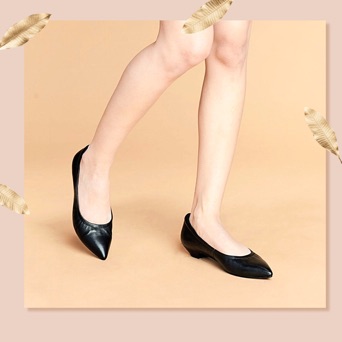 ทรงปกติ เปลี่ยนไซส์ได้-ไม่รับคืน Zenachoo รุ่นขายดี Velarie1 สูง 1นิ้ว สี Black รองเท้าหัวแหลมหนังแกะแท้