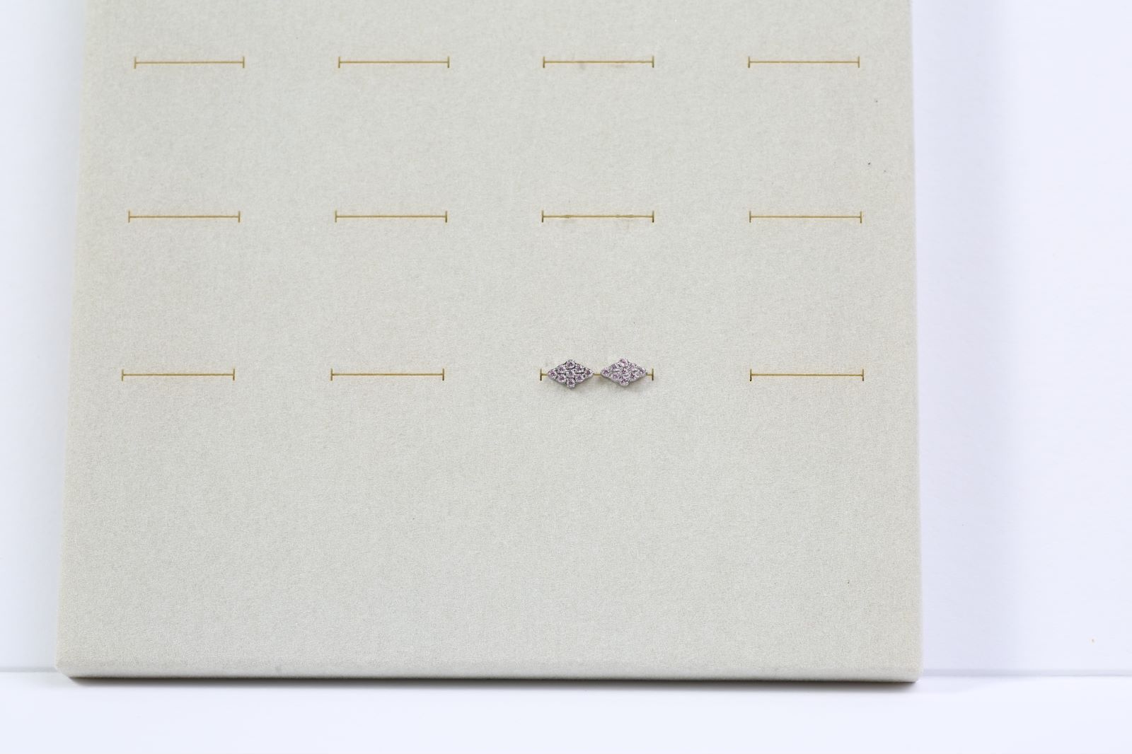 “เช็คสินค้าทัก line ก่อนโอนนะคะ”ไทเทเนี่ยม 100% ต่างหูสำหรับผิวแพ้ง่าย Bless จิวแป้นแบนขันน็อต ขนาดก้านปกติ ราคา/ข้าง ETC134