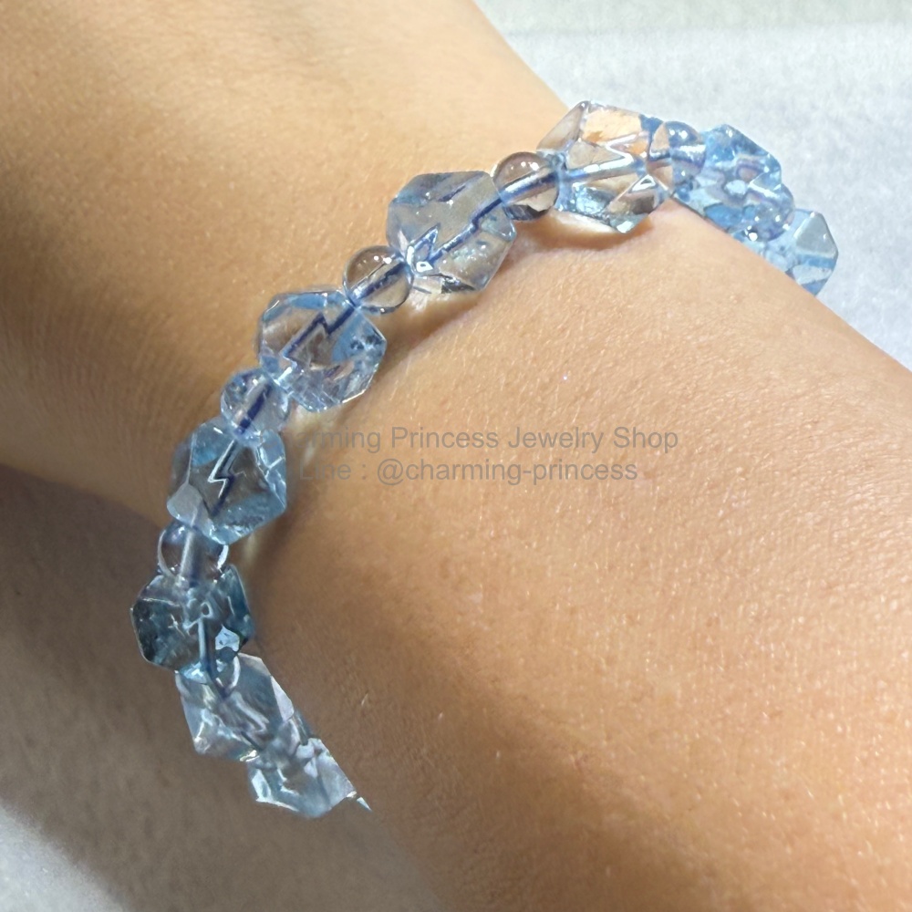 Blue Topaz บลูโทพาส Freefoam 8 มม เชื่อว่าเป็นหินแห่งความสงบ สื่อสาร และความคิดสร้างสรรค์