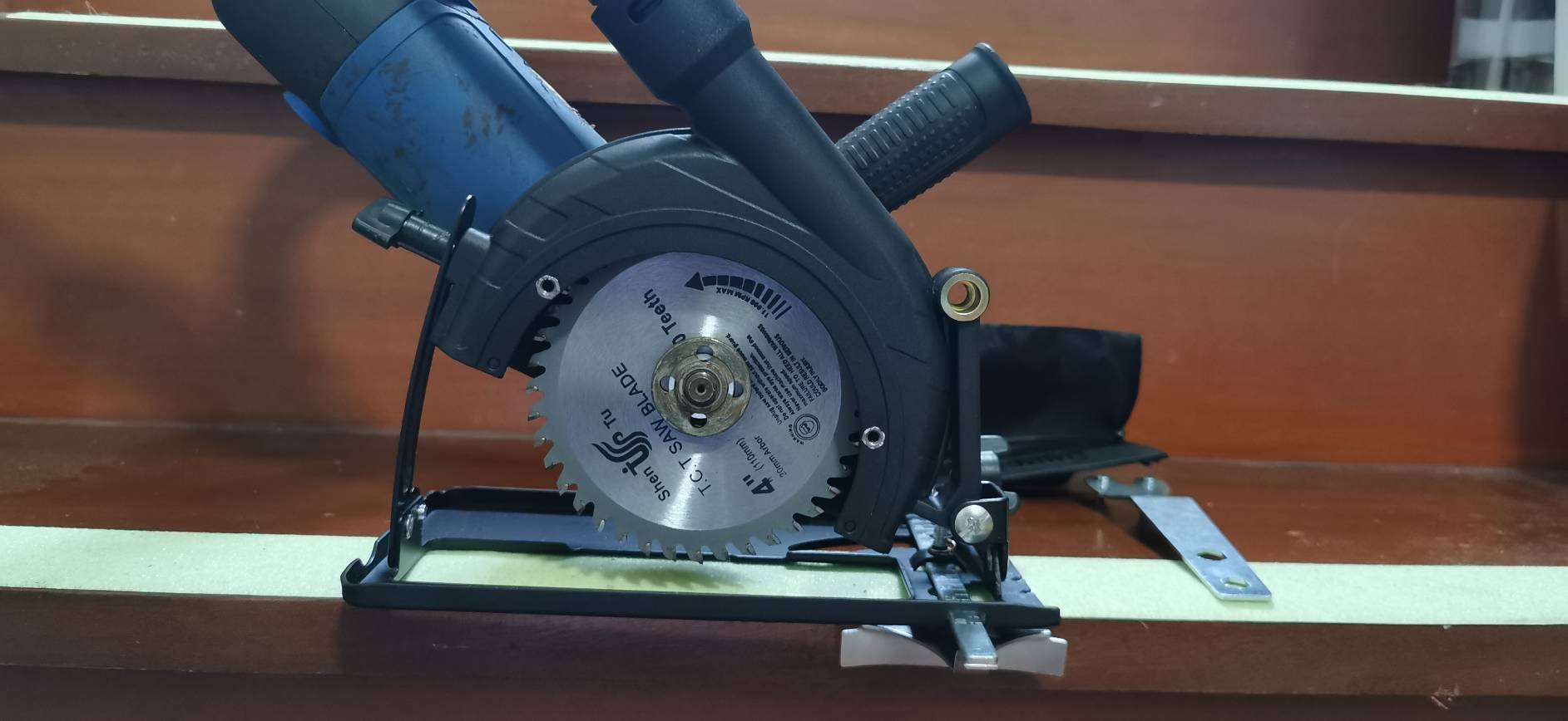 GA06 ชุดแปลงหินเจียร 4 นิ้ว เป็นเครื่องเลื่อยวงเดือนพร้อม สาย+ถุงสำหรับต่อเครื่องดูดฝุ่น