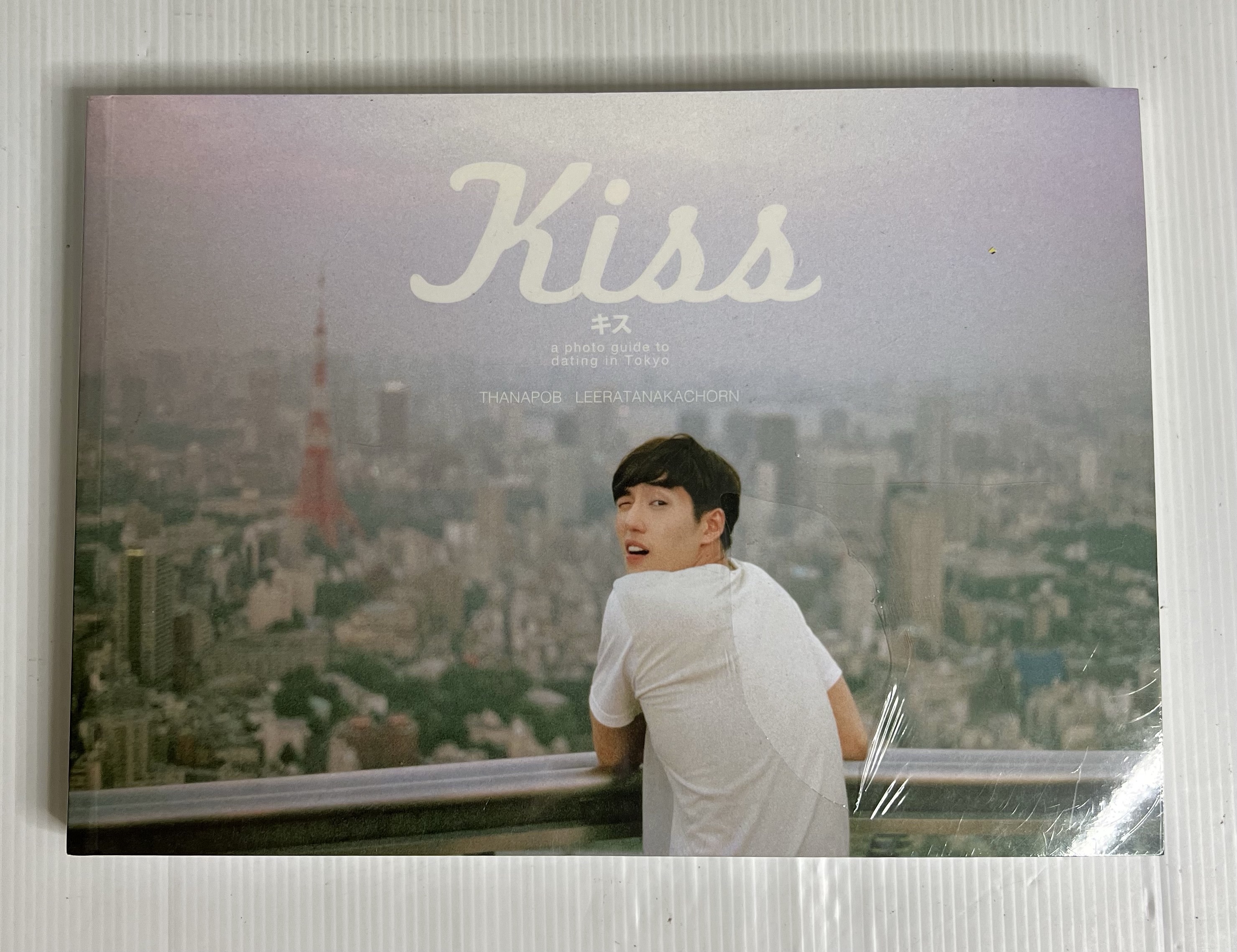 Kiss A Photo Guide to Dating in Tokyo Tor Thanapob n/a 99% Paperback