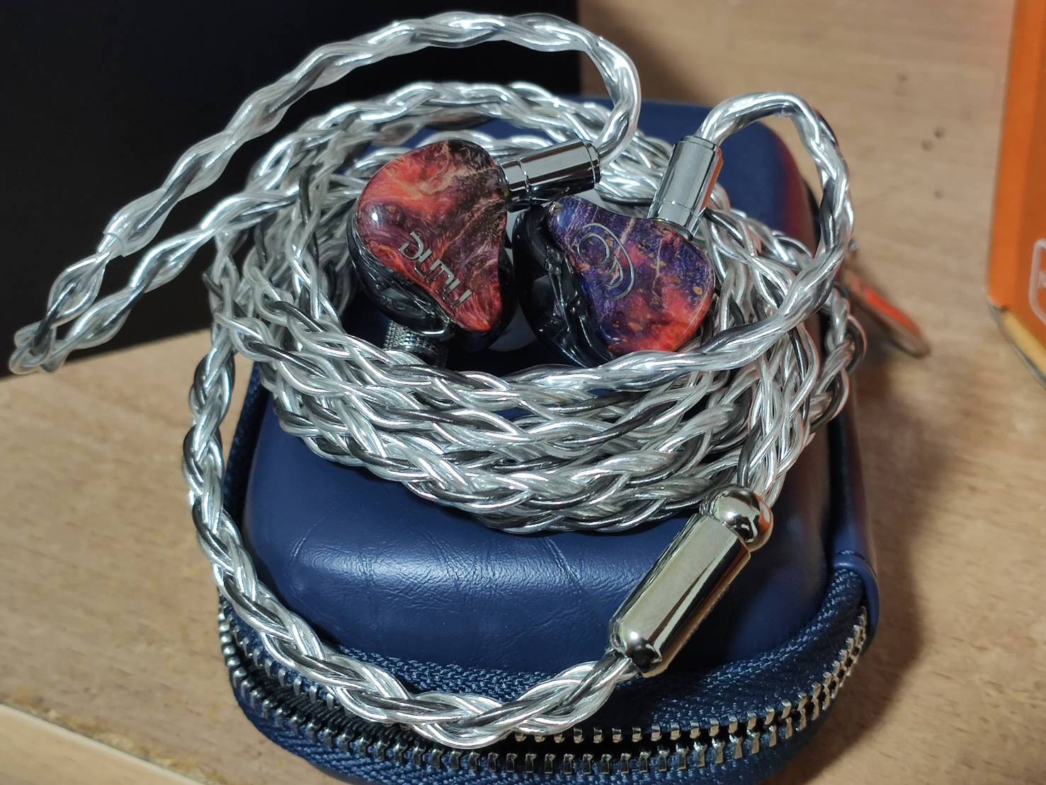 ขาย DUNU SA6 หูฟัง 6 ไดรเวอร์ (6BA) Sonion + Knowles รองรับ Hi-Res , Tuning Modes