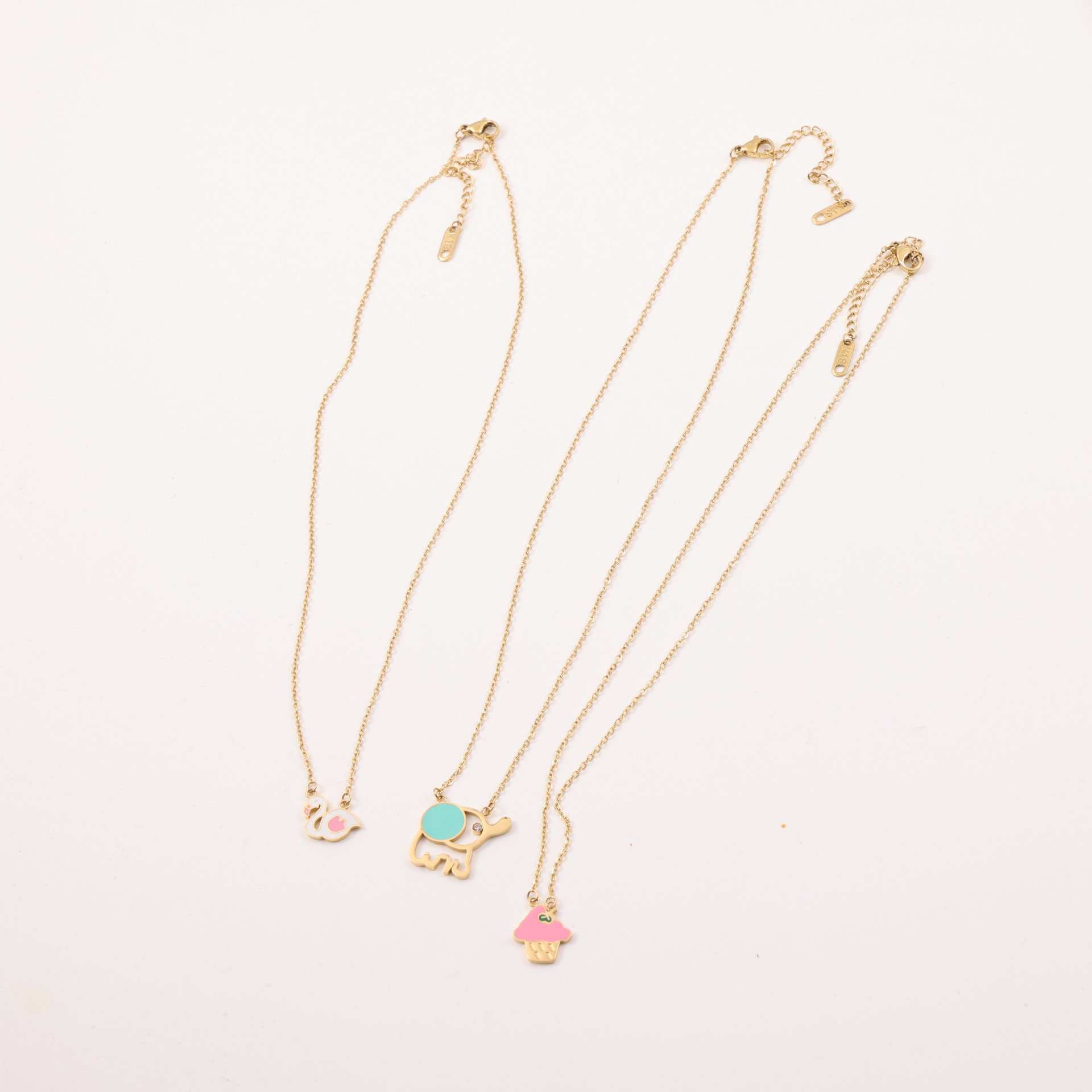 “เช็คสินค้าทัก line ก่อนโอนนะคะ”สร้อยคอสำหรับผิวแพ้ง่าย Ice cream_NT379