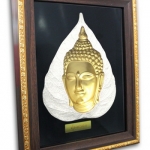 พระมองตาม ศิลปะหินทราย หน้าพระ พระหันหน้าได้ ทรายสีขาว ขนาด Size 21x27x5 cm. Price ราคา 1,600 บาท.