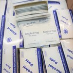 พร้อมส่ง Alcohol pads 75% เช็คฆ่าเชื้อโรค ทำความสะอาด (แอลกอฮอล์พกพา ใช้ครั้งเดียวทิ้ง)