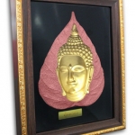 พระมองตาม ศิลปะหินทราย หน้าพระ พระหันหน้าได้ ทรายสีแดง ขนาด Size 21x27x5 cm. Price ราคา 1,600 บาท.