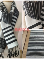 ผ้าคลุมไหล่ ไหมแท้ทอมือ ลายสี่เส้น/สายฝน Thai Silk Hand-woven Shawls