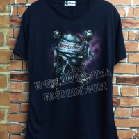 เสื้อยืดกรม เนื้อบางสกรีนลายกะโหลก Mista Bone แบบคุณชมพูใส่