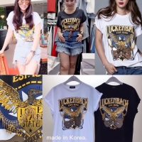 เสื้อยืดสีขาว สกรีนลายนกอินทรี แบบดาราใส่