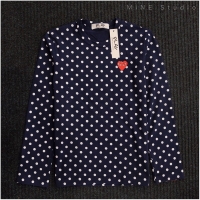 PLAY Comme เสื้อยืดแขนยาวลายจุด สีกรม