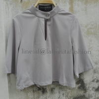 เสื้อคอจีนติดกระดุม แบบคุณเอสเธอร์ ใส่ สีเทา