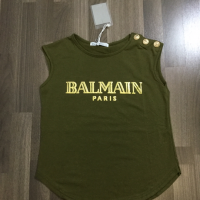 เสื้อยืดแขนกุดBALMAIN ไหล่ติดกระดุมทอง สีเขียว