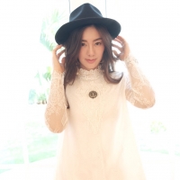 เดรสลูกไม้สีขาว