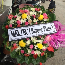 พวงหรีดดอกไม้สด