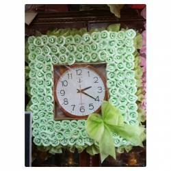 พวงพรีด นาฬิกา ดอกไม้จันทน์ (ทรงสี่เหลี่ยม)