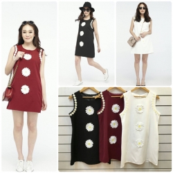 เดรสตัวสั้นผ้าสัมผัสนุ่ม ปักดอก daisyด้านหน้าและขอบแขนค่ะ ตัวนี้ใส่ง่าย สดใสมากค่ะ