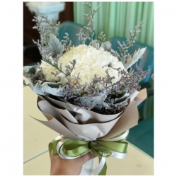 ช่อดอกไม้โยนงานแต่ง ดอกคาร์เนชั่นสีขาว