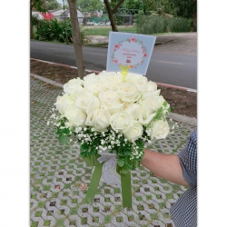 ช่อดอกไม้กุหลาบขาว ยิบโซ