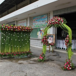 ซุ้มดอกไม้สดถ่ายรูป