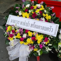 พวงหรีดดอกไม้สด