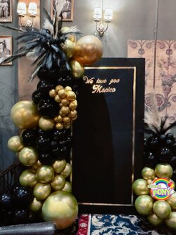 แบคดรอปถ่ายรูปดำทอง