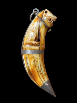 เขี้ยวเสือแกะ หลวงพ่อปาน วัดคลองด่าน เขี้ยวเสือเต็มเขี้ยว