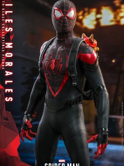 Hot Toys VGM46 1/6 Marvel’s Spider-Man: Miles Morales - Miles Morales