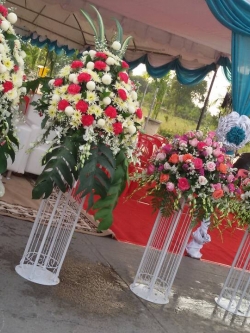 สแตนดอกไม้สดตัดริบบิ้น เปิดกิจการ