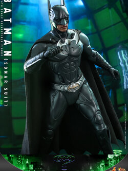 Hot Toys MMS593 1/6 Batman Forever - Batman (Sonar Suit)