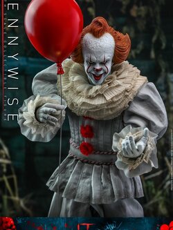 Hot Toys MMS555 IT: Chapter Two 1/6 Pennywise