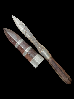 มีดหมอหลวงพ่อรุ่งวัดหนองสีนวล นครสวรรค์ ไม้พญางิ้วดำ ยุคต้น