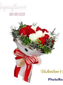 ช่อกุหลาบสีเขาวแดง แซมดอกแคสเปีย มอบให้แฟนในวันวาเลนไทน์