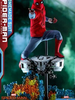 Hot Toys MMS552 Spider-Man: Far From Home - Spider-Man (Homemade Suit Version)