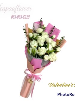 ช่อดอกกุหลาบขาว ทรงสูง (ดอกไม้ประดิษฐ์)