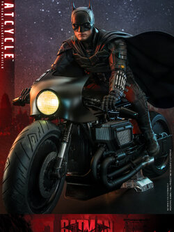 Hot Toys MMS642 1/6 The Batman - Batcycle