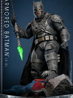 Hot Toys MMS743D63 Batman v Superman: Dawn of Justice - Armored Batman (2.0) [Deluxe Version]