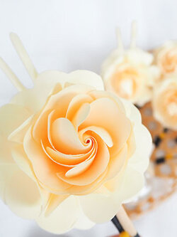 ดอกไม้จันทน์ ดอกกุหลาบ (100ดอก)