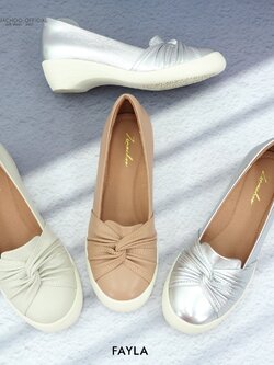 ทรงปกติ:เปลี่ยนไซส์ได้-ไม่รับคืน พื้นนิ่มรับโค้งเท้าสุด Zenachoo Fayla สูง 2 นิ้ว รองเท้าหนังแกะแท้ หัวมน ใส่สบายมาก