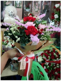 ช่อดอกคาร์เนชั่น