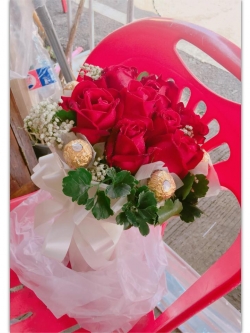 ช่อดอกไม้กุหลาบ