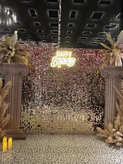 แบคดรอป shimmerwall ตกแต่งดอกไม้แห้ง