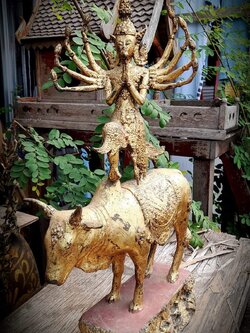 พระรัตนะนารายณ์ทรงโค พระนารายณ์ทรงโคผิวรัตนะ