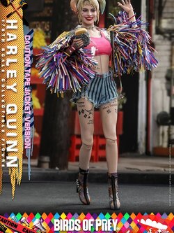 Hot Toys MMS566 Birds of Prey 1/6 Harley Quinn (Caution Tape Jacket Version)