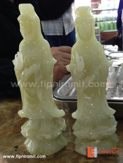 เจ้าแม่กวนอิมหินหยกอ่อน 20 cm