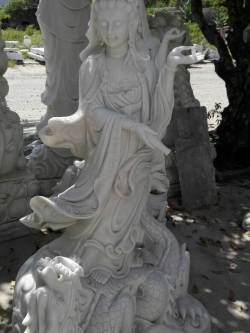 เจ้าแม่กวนอิมเหนือเมฆ ปางลีลา ขนาด1.5 เมตร