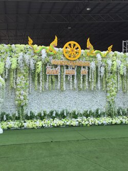 ซุ้มหญุ้าเทียม ถ่ายรูปงานบวช ธีมงาน เขียวขาว