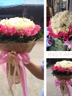 ช่อดอกกุหลาบสีขาวชมพู